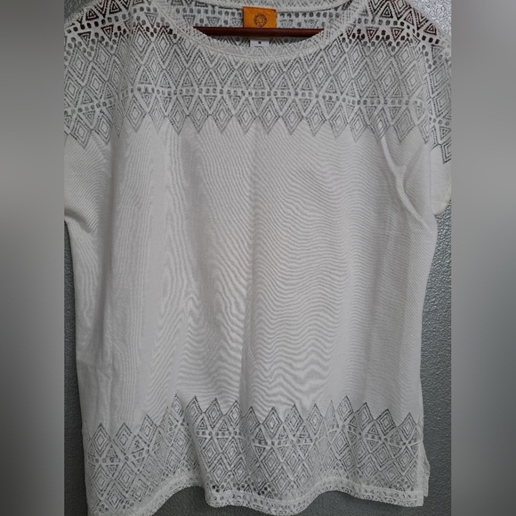 Ruby Road White Top With Laser Cutouts    Size M - Picture 10 of 12
